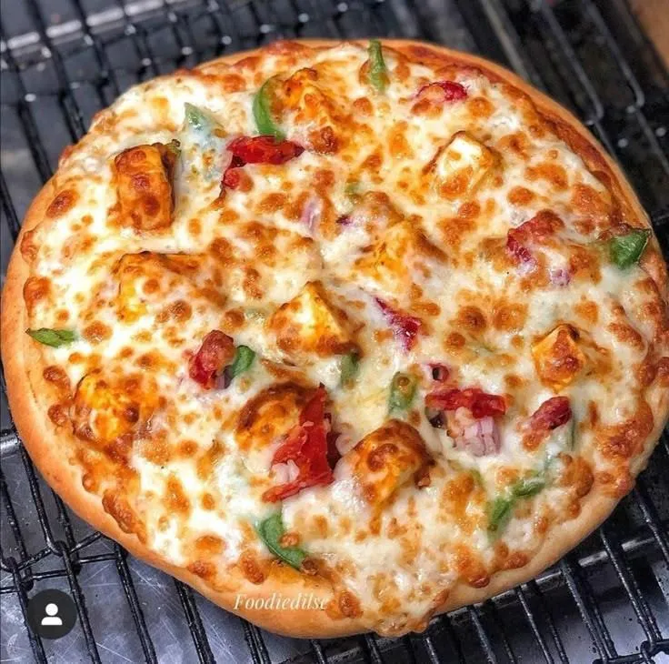 Paneer Makhani Pizza
